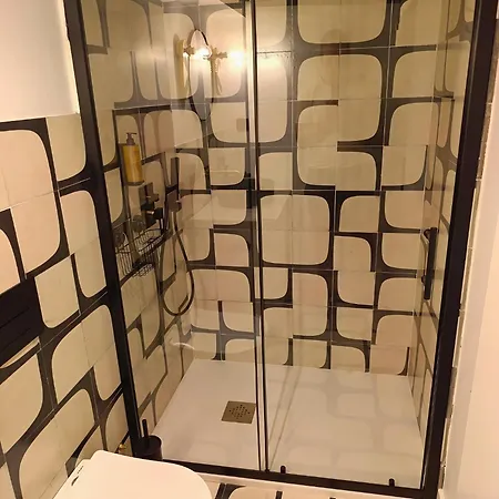 Beautiful Duplex Private Patio Center