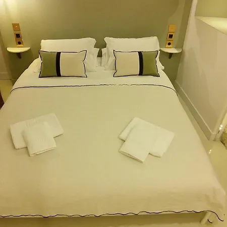 Beautiful Duplex Private Patio Center