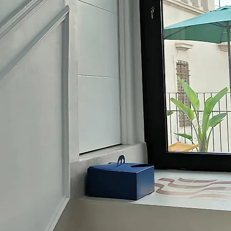 Beautiful Duplex Private Patio Center Apartament *