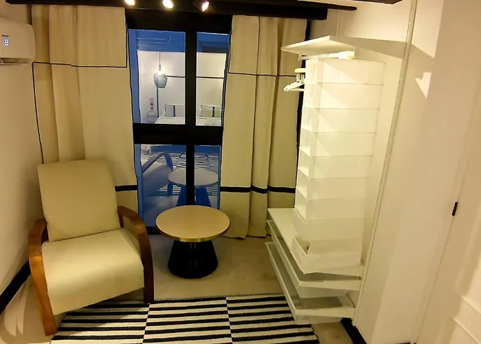 Beautiful Duplex Private Patio Center * Alicante