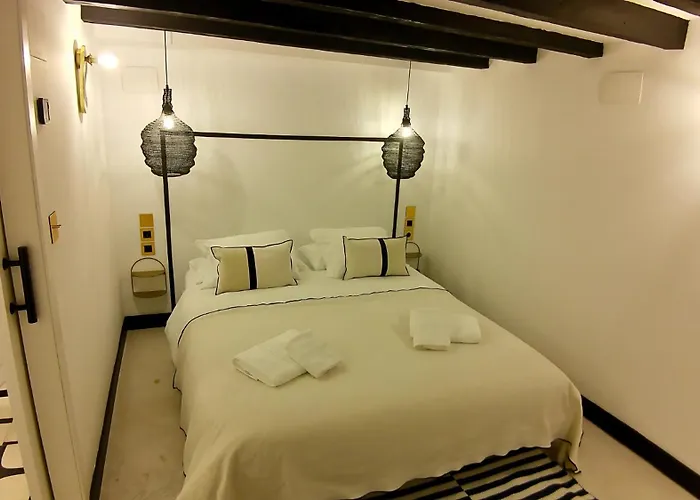 Beautiful Duplex Private Patio Center * Alicante