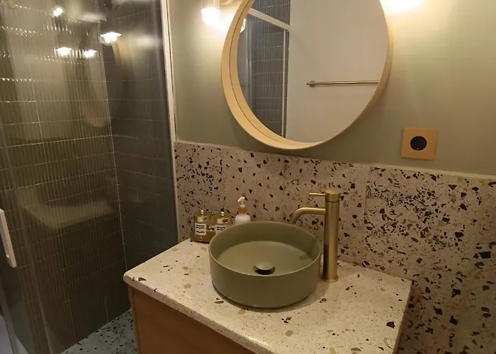 Beautiful Duplex Private Patio Center Daire *